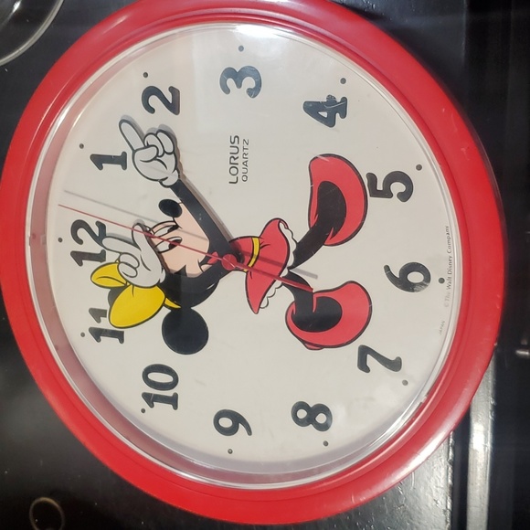 Vintage Lorus Quartz Minnie Mouse 10” wall clock - Picture 1 of 5